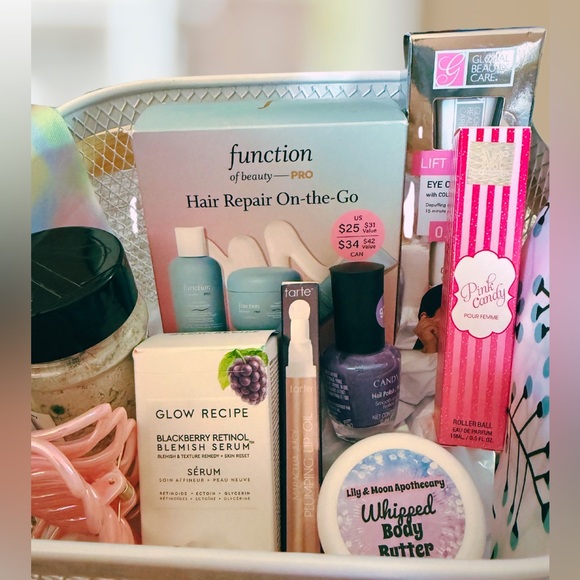 Beauty & Skincare Gift Box with Glow Recipe - Picture 4 of 5